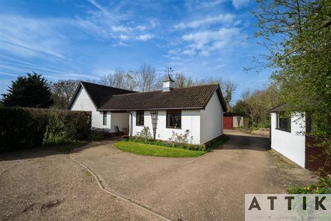 5 bedroom detached bungalow for sale, Church Road, Chediston