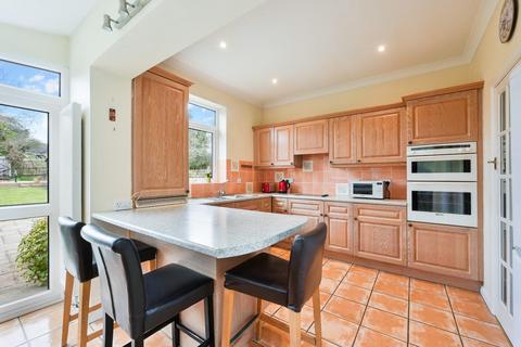 84 Amberley Gardens, Epsom, KT19 0NG