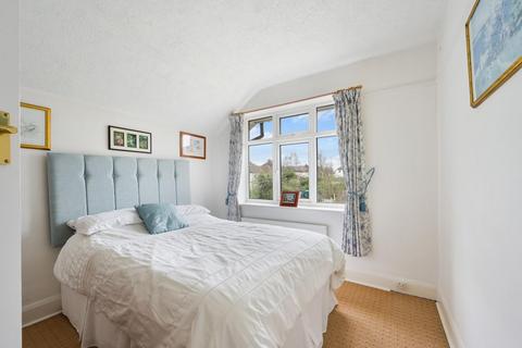 84 Amberley Gardens, Epsom, KT19 0NG
