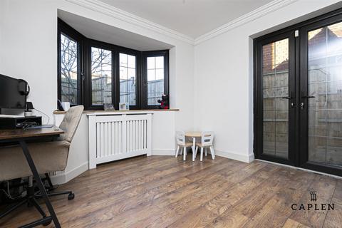 3 Roding View, Buckhurst Hill, IG9 6AF