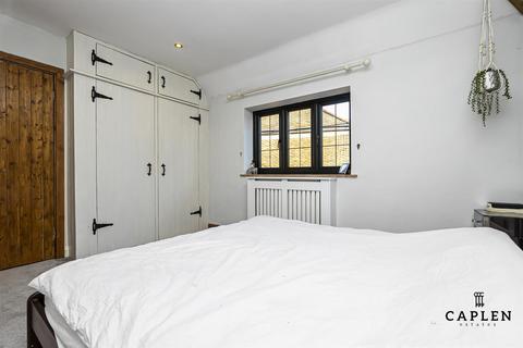 3 Roding View, Buckhurst Hill, IG9 6AF