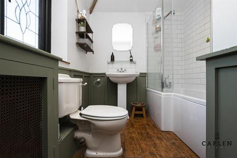 3 Roding View, Buckhurst Hill, IG9 6AF