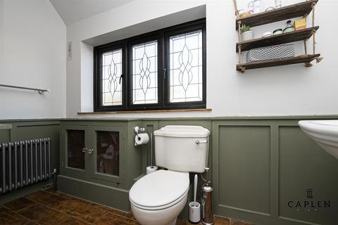 3 Roding View, Buckhurst Hill, IG9 6AF