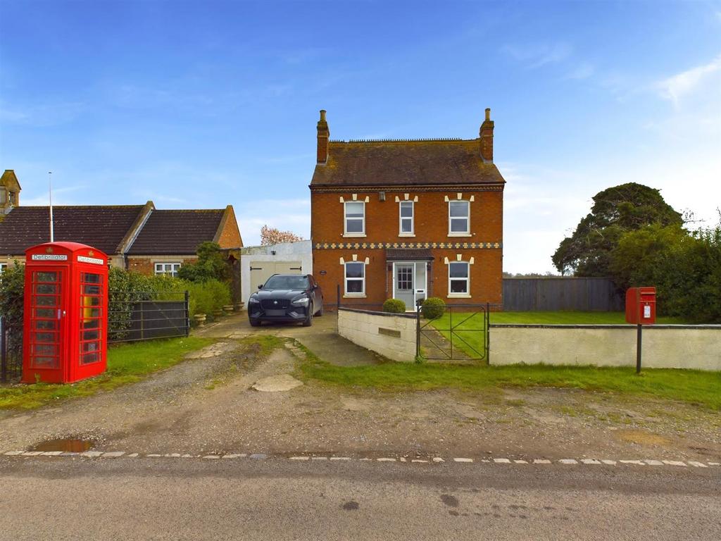 Elmore, Gloucester 3 bed detached house for sale £595,000