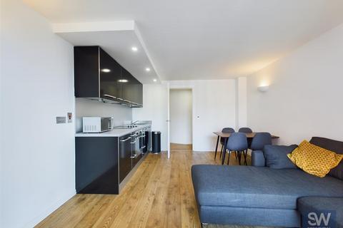 2 bedroom apartment to rent, West Point, Wellington Street, LS1 4JL