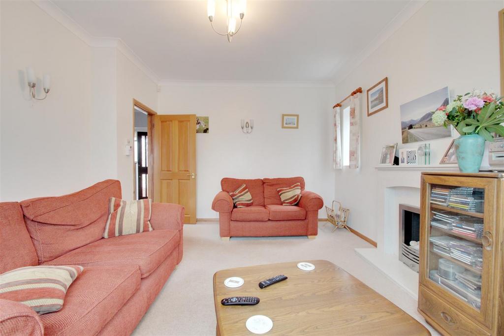 The Boulevard, Worthing 3 bed detached house for sale £600,000
