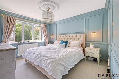 5 bedroom semi-detached house for sale, Whitehall Lane, Buckhurst Hill
