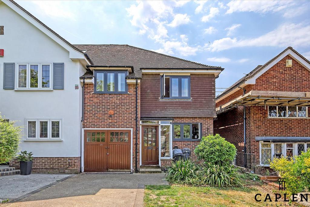 Whitehall Lane, Buckhurst Hill 5 bed semidetached house £900,000