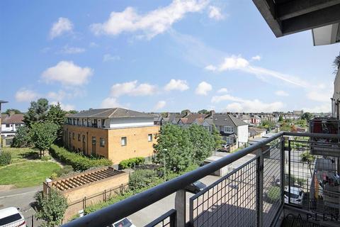 1 bedroom flat for sale, Eastern Avenue, Ilford