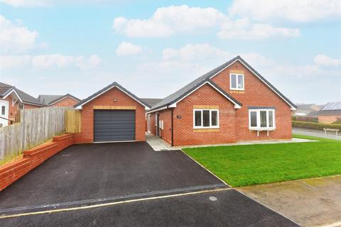 4 bedroom bungalow for sale, Fernhill Lane, Gobowen.