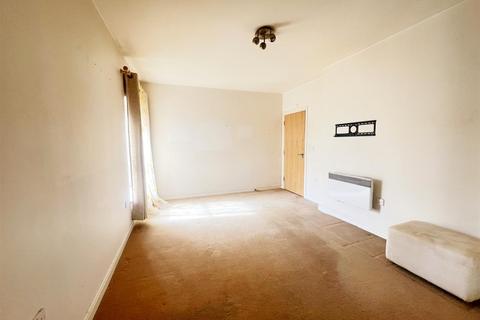 2 bedroom flat for sale, Solomons Court, 451 High Road, London N12 0AW
