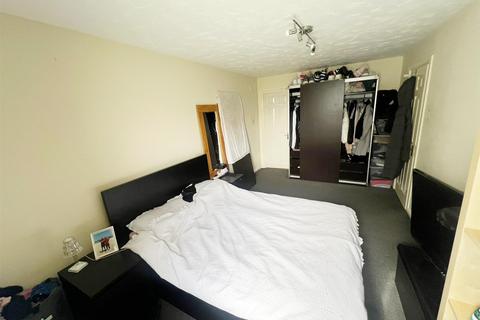 2 bedroom apartment for sale - Martock Gardens, London