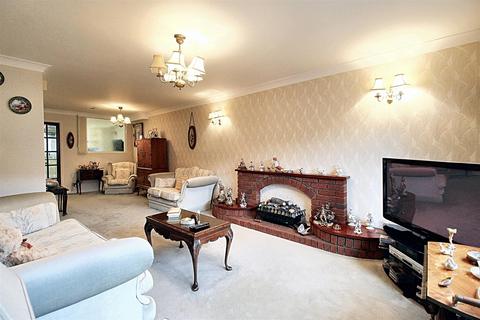 2 bedroom terraced house for sale - Westgate, Almondbury, Huddersfield, HD5 8XJ