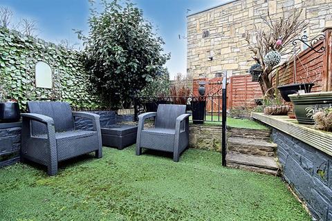 2 bedroom terraced house for sale, Westgate, Almondbury, Huddersfield, HD5 8XJ