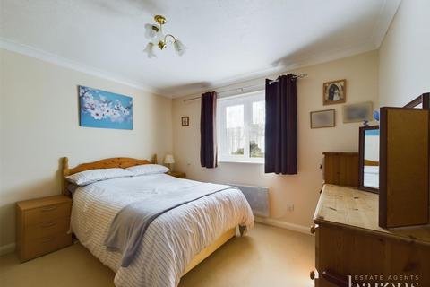 2 bedroom retirement property for sale, Farm View Drive, Basingstoke RG24