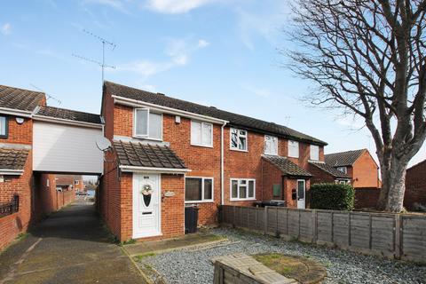 3 bedroom end of terrace house for sale - Armoury Drive, Kent DA12
