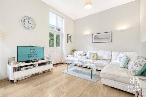 2 bedroom mews for sale - Northumberland House, Hampstead Avenue, Woodford Green