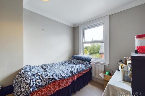 2 bedroom terraced house for sale, Queens Road, Basingstoke RG21