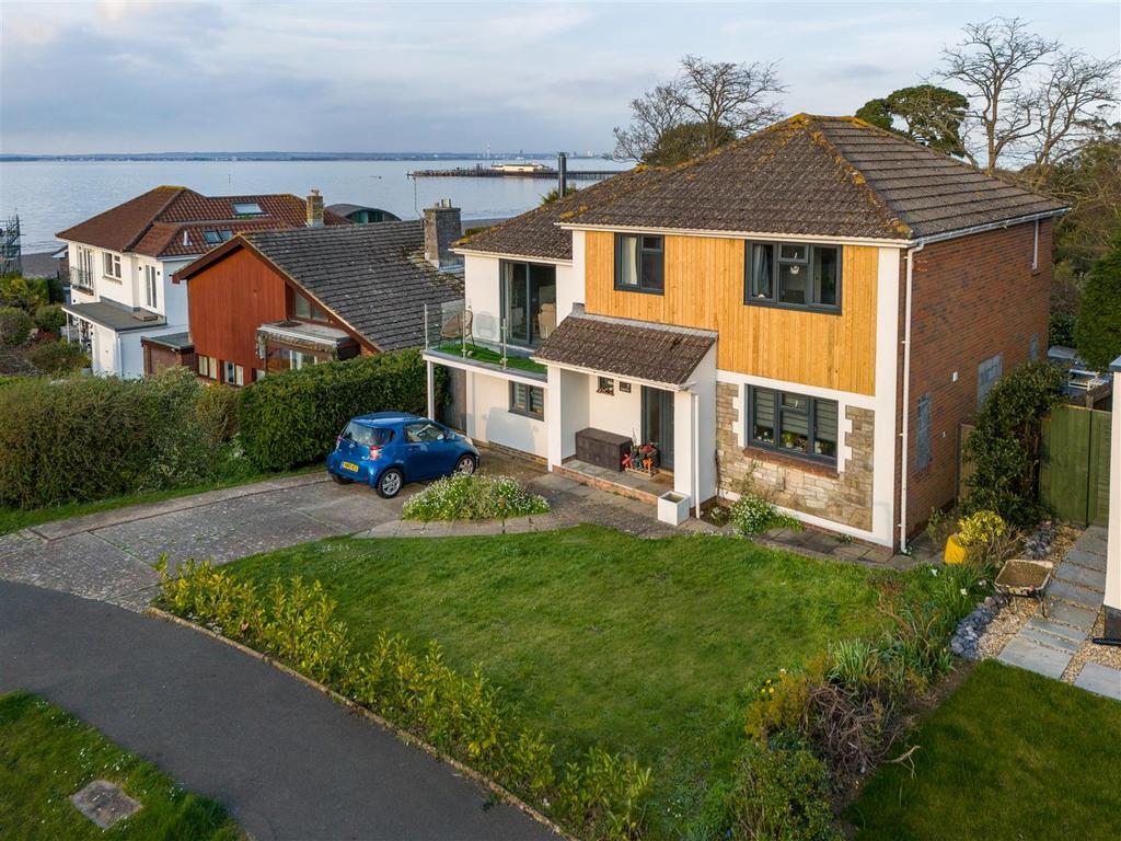 Ryde, Isle of Wight 4 bed detached house for sale £695,000
