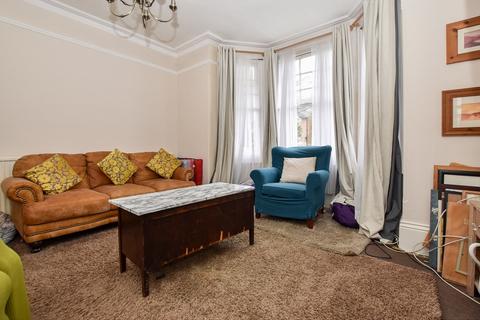 4 bedroom semi-detached house for sale - Minster Road, Bromley, BR1