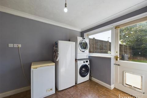 5 Mercer Close, Basingstoke, RG22 6NZ