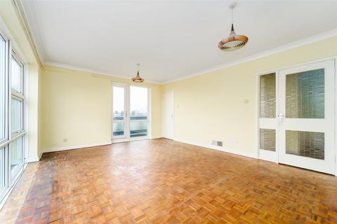 1 bedroom flat for sale, Woburn, Clivedon Court, Ealing W13