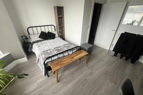 2 bedroom apartment to rent - Le Breos Avenue, Swansea SA2