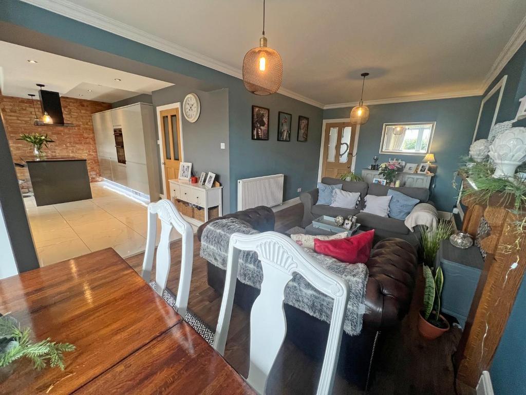 Dining/Kitchen