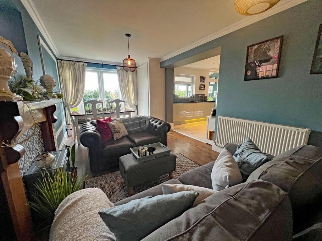 Sitting/Dining Room