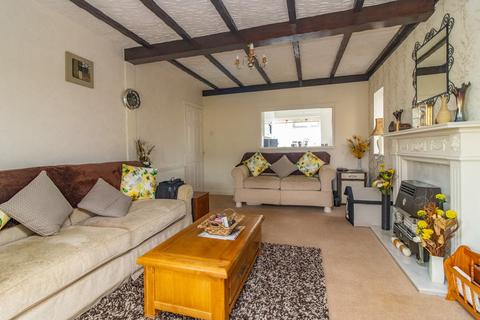2 bedroom semi-detached bungalow for sale, Jessop Close, Leicester, LE3