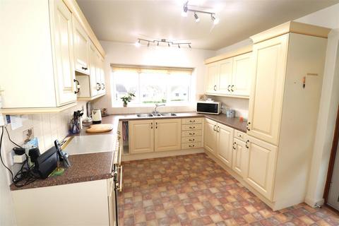 2 bedroom detached bungalow for sale, Convent Close, Kenilworth