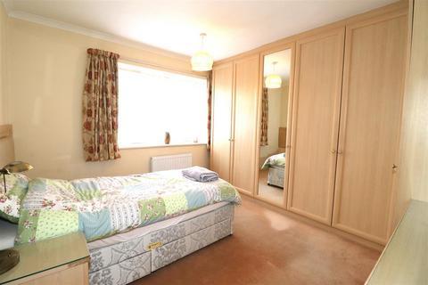 18 Convent Close, Kenilworth, CV8 2FQ