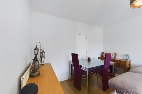 3 bedroom end of terrace house for sale, Brocas Drive, Basingstoke RG21
