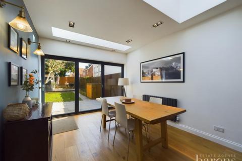 3 bedroom end of terrace house for sale - Frances Road, Basingstoke RG21