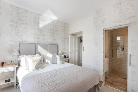 2 bedroom flat for sale - Corney Road, London W4