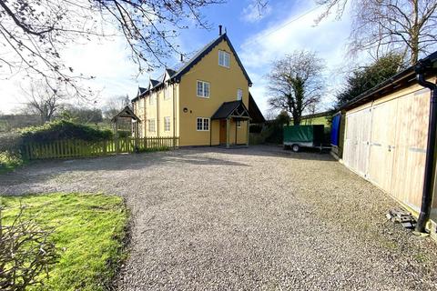 5 bedroom detached house for sale - Cefn Y Coed, Llandyssil, Montgomery