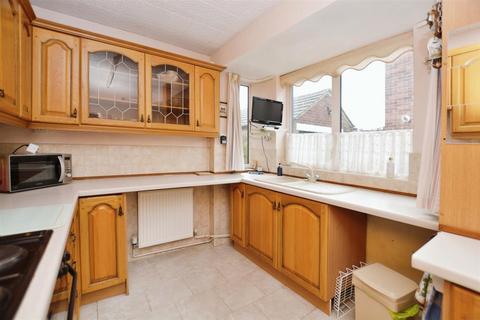 3 bedroom semi-detached house for sale, Wynmoor Road, Scunthorpe