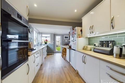 14 Hulbert Way, Basingstoke, RG22 6NB