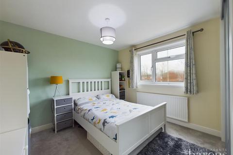 73 Mozart Close, Basingstoke, RG22 4HZ