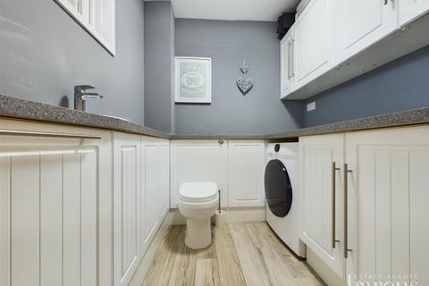 73 Mozart Close, Basingstoke, RG22 4HZ