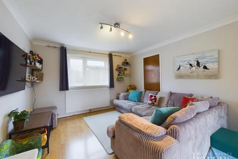 73 Mozart Close, Basingstoke, RG22 4HZ