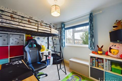 73 Mozart Close, Basingstoke, RG22 4HZ