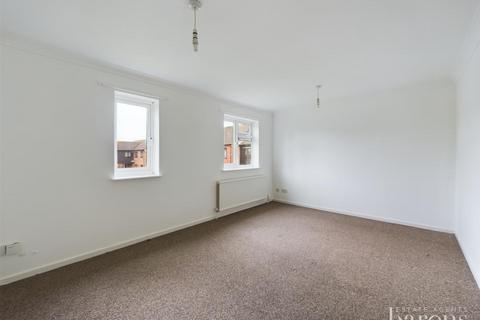 2 bedroom flat for sale, Alpine Court, Basingstoke RG22