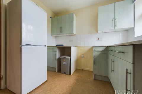 2 bedroom flat for sale, Alpine Court, Basingstoke RG22