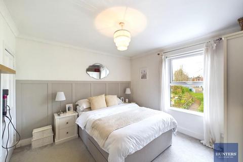 2 bedroom end of terrace house for sale - Gipsy Lane, Wokingham