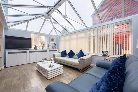 6 Apollo Drive, Southend-on-sea, SS2 4GU