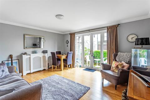 2 bedroom apartment for sale - Sandpiper Road, Cheam, Sutton