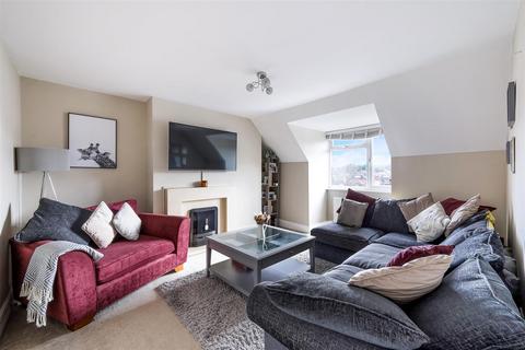223b Fir Tree Road, Epsom, KT17 3LB