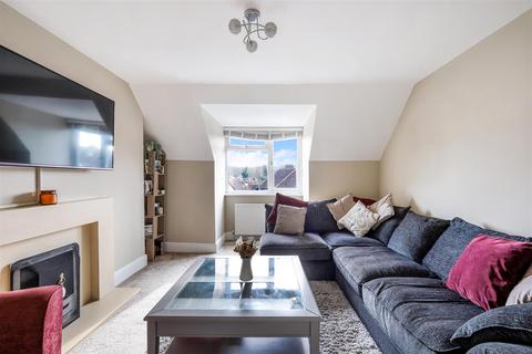 223b Fir Tree Road, Epsom, KT17 3LB