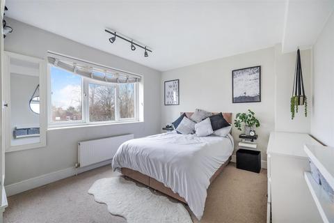 223b Fir Tree Road, Epsom, KT17 3LB